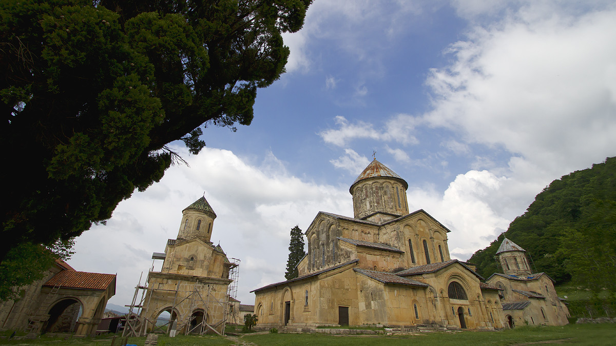 Gelati-Kathedrale, Glockenturm und Akademie, Georgia